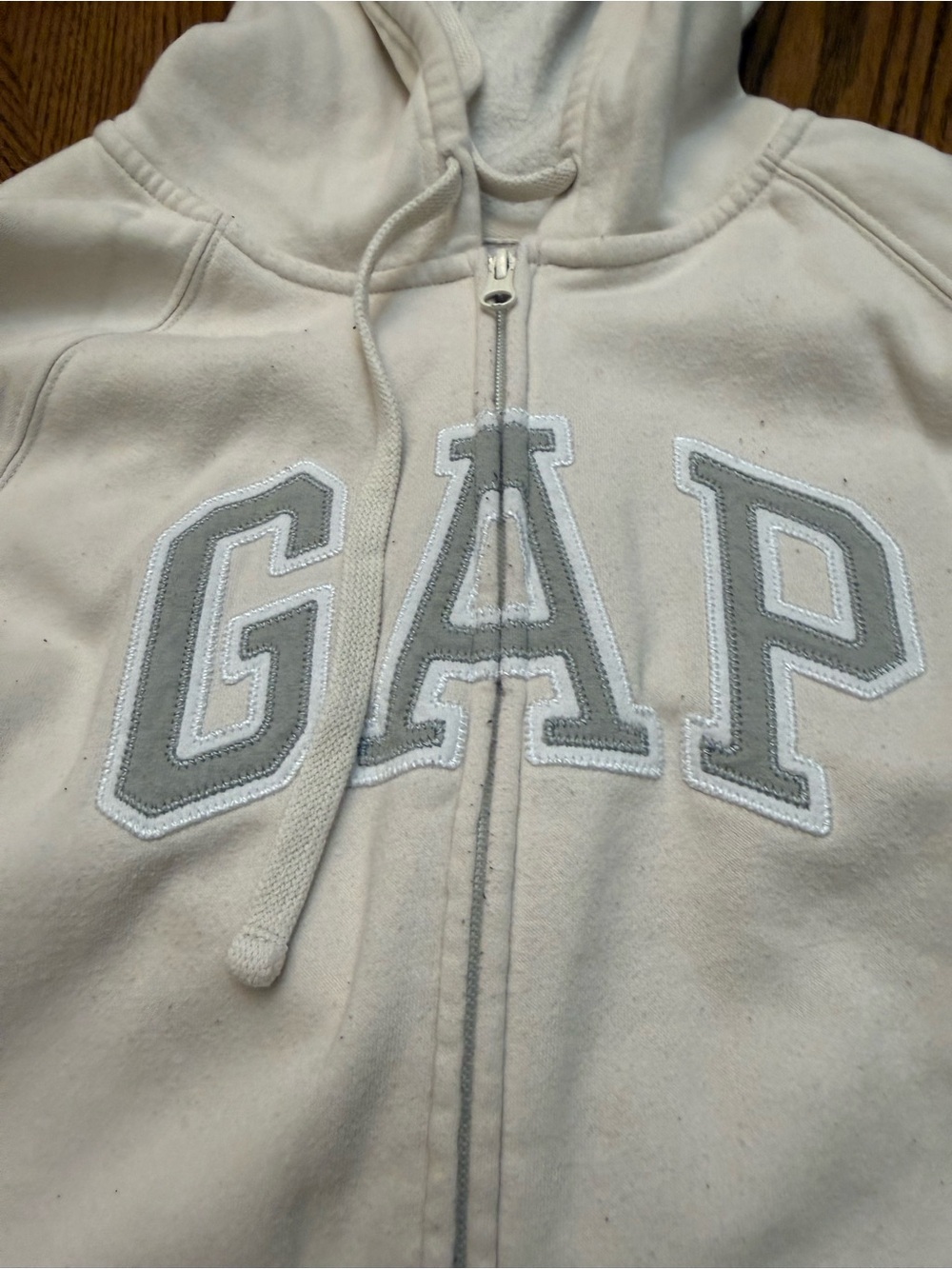 GAP Cream Logo Hoodie - Picture 4 of 4